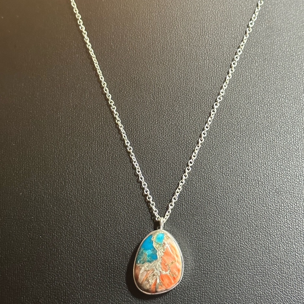 Turquoise spiny oyster sterling silver necklace - Picture 5 of 8